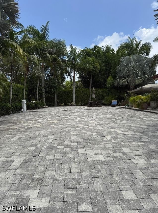 4840 CARRIAGE Court, Naples, FL 34114 photo 2