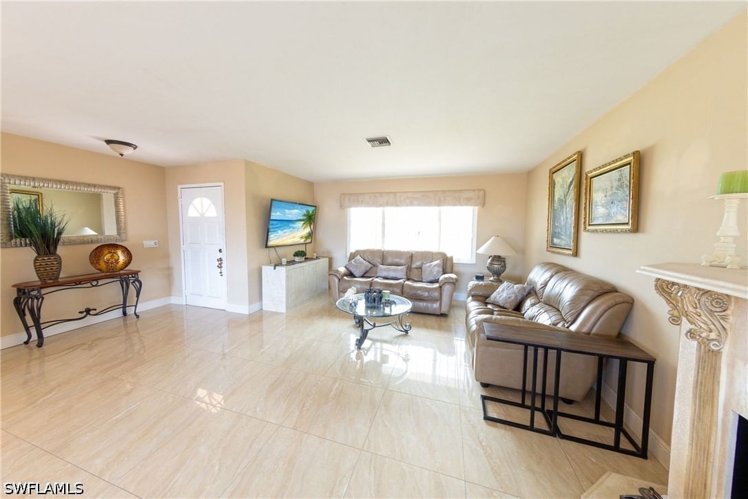 188 Gulfstream Street, Marco Island, FL 34145 photo 2