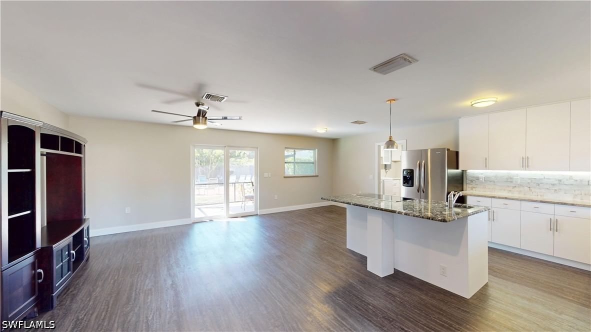 27514 Playa Del Rey Lane, Bonita Springs, FL 34135 photo 4