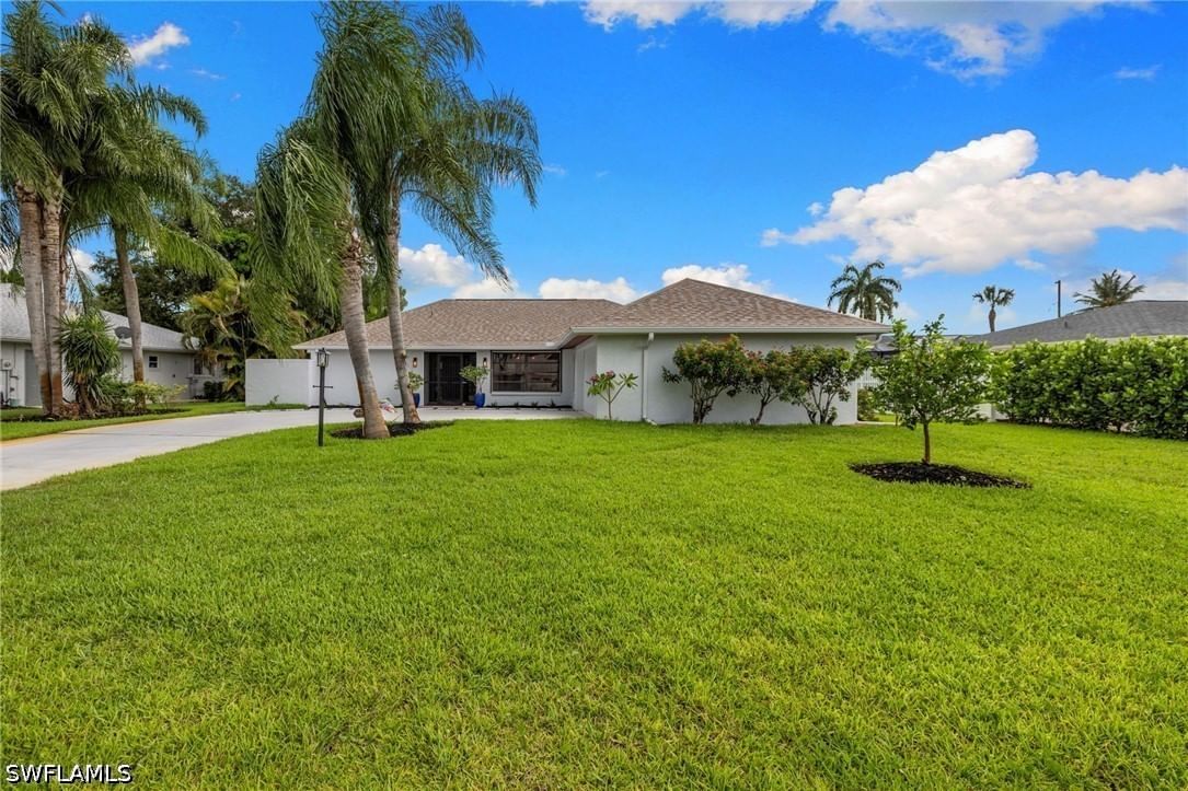 433 Golfview Drive, Naples, FL 34110 photo 3