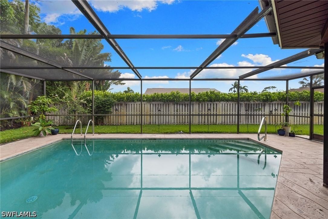 433 Golfview Drive, Naples, FL 34110 photo 5