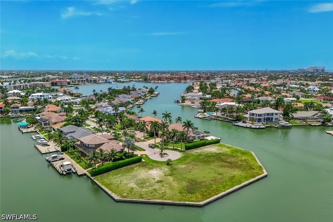 620 Rockport Court, Marco Island, FL 34145 photo 4