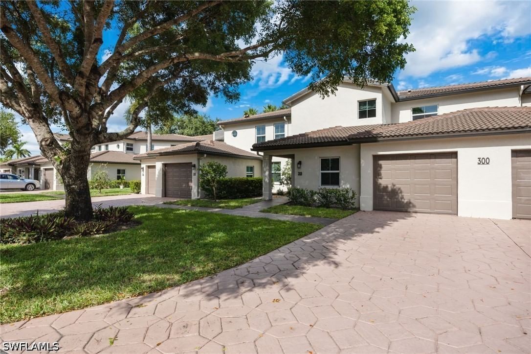 300 Diamond Circle #308, Naples, FL 34110 photo 2