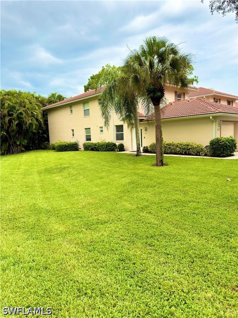 517 Robin Hood Circle #101, Naples, FL 34104 photo 4