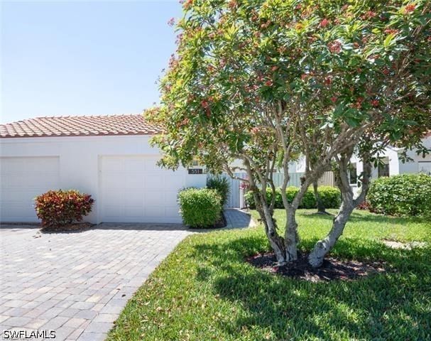 551 Beachwalk Circle, Naples, FL 34108 photo 3