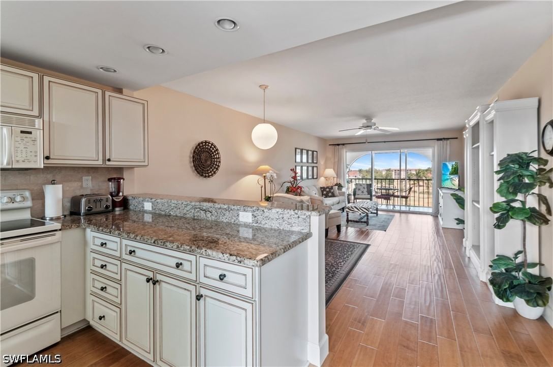 29 High Point Circle E #503, Naples, FL 34103 photo 4
