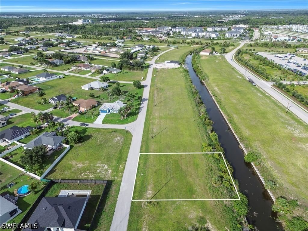 2104 NE 13th Lane, Cape Coral, FL 33909 photo 2