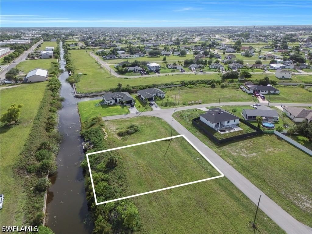 2104 NE 13th Lane, Cape Coral, FL 33909 photo 4