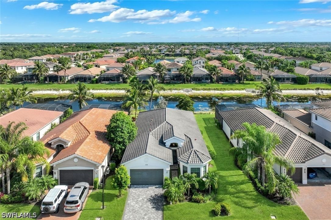 4118 Aspen Chase Drive, Naples, FL 34119 photo 2