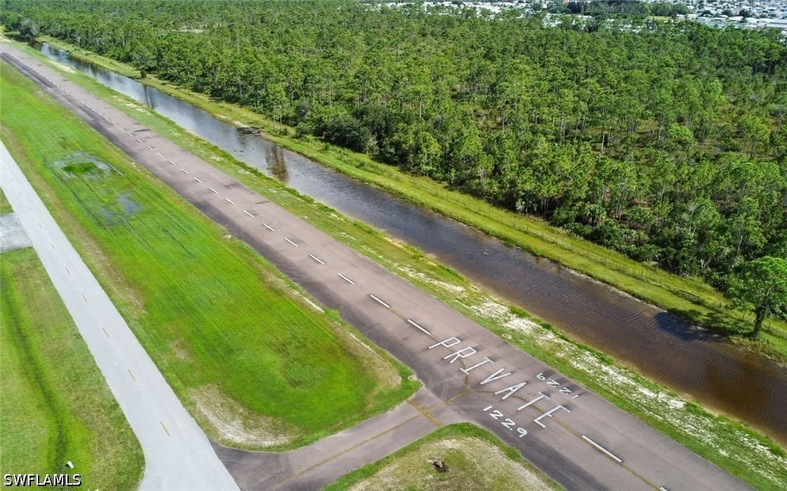 18683 Baseleg Avenue, North Fort Myers, FL 33917 photo 3
