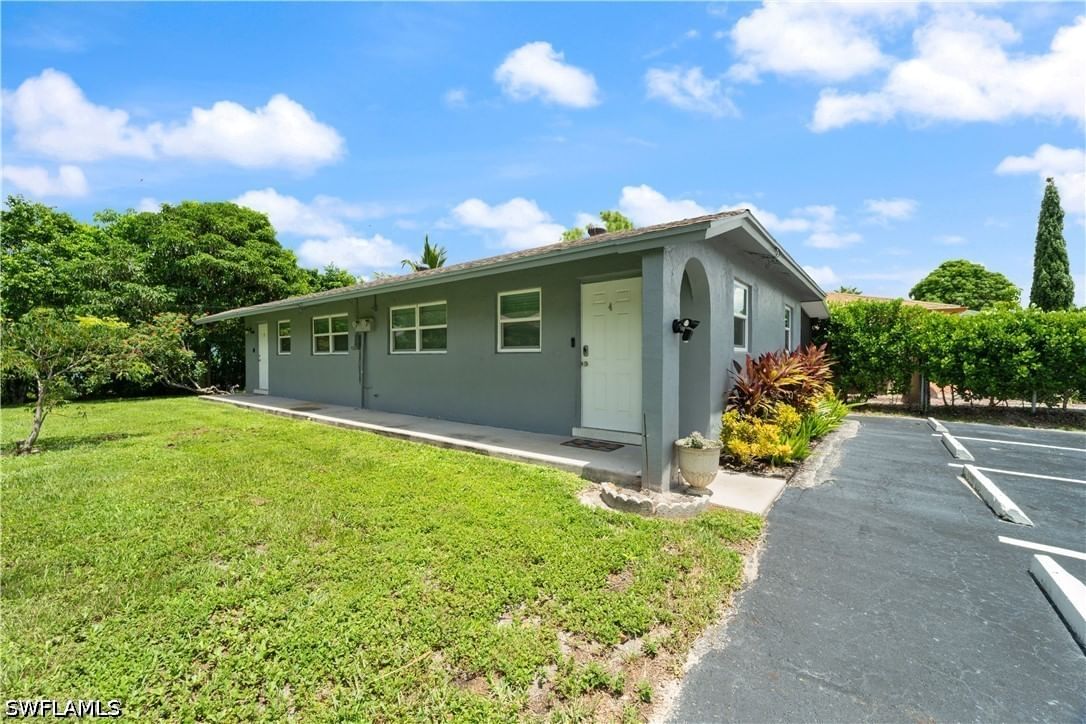 3365 Estey Avenue, Naples, FL 34104 photo 3
