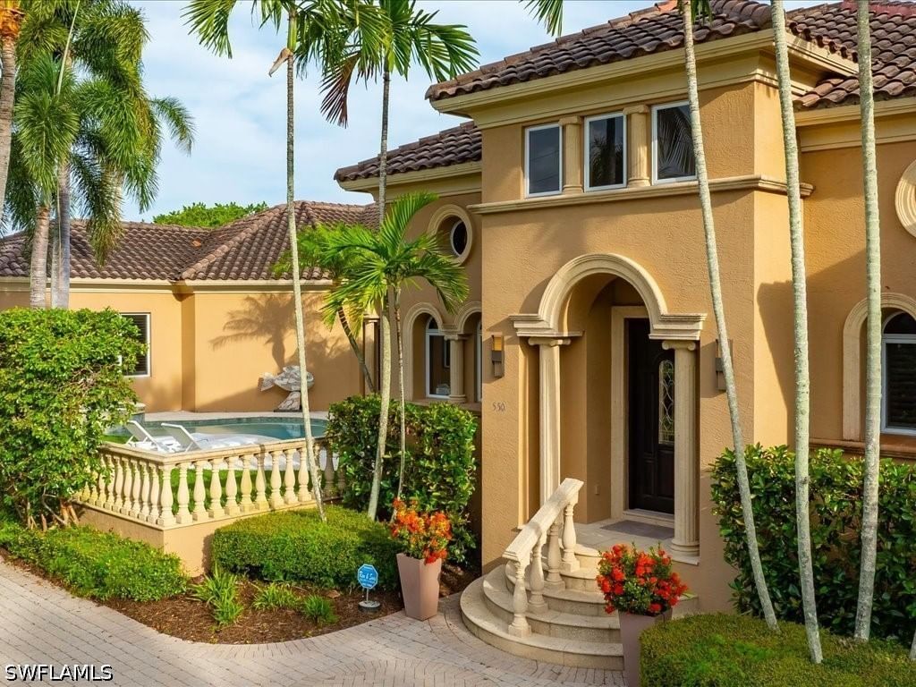 550 21ST Avenue S, Naples, FL 34102 photo 2