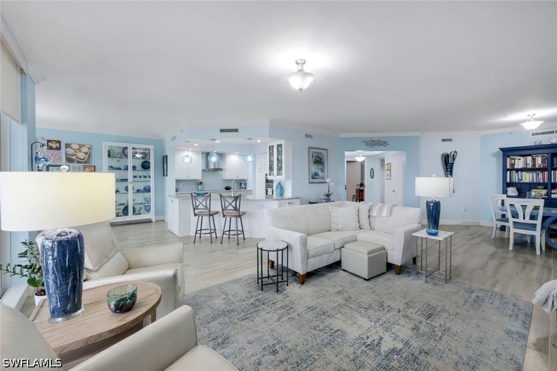 1060 BORGHESE Lane #1404, Naples, FL 34114 photo 5