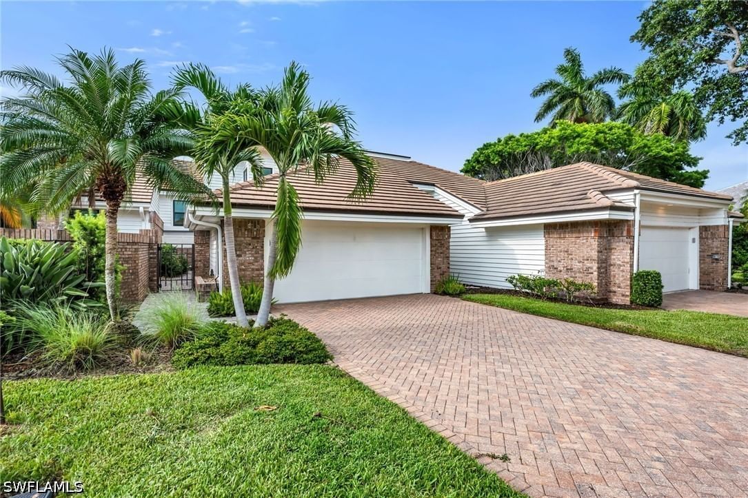 569 PARK SHORE Drive #G5, Naples, FL 34103 photo 4