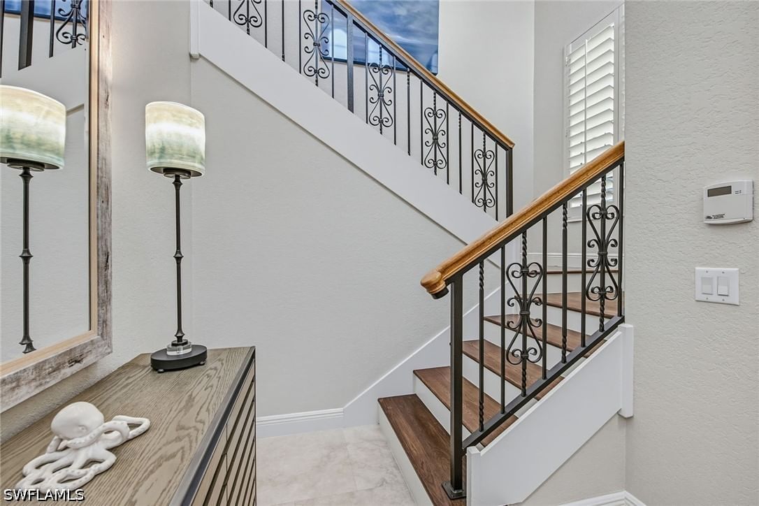 3053 Aviamar Circle #203, Naples, FL 34114 photo 4