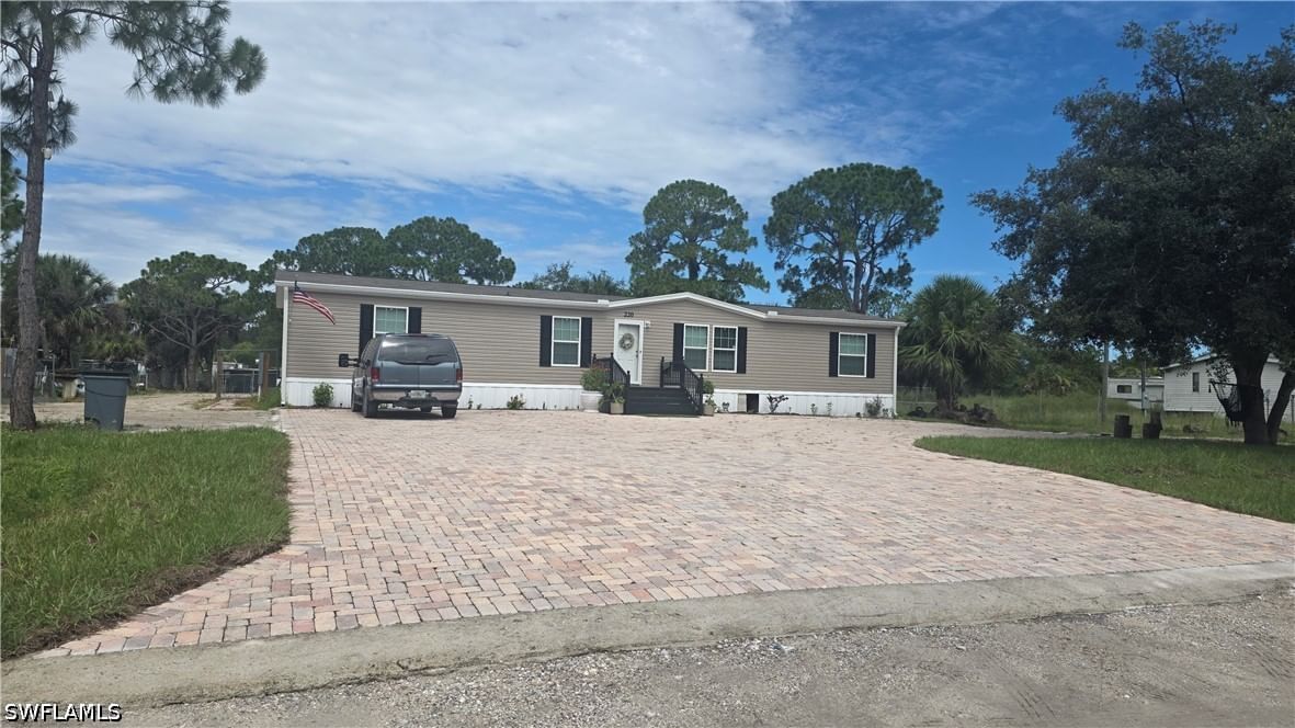 220 S Kennel Street, Clewiston, FL 33440 photo 3
