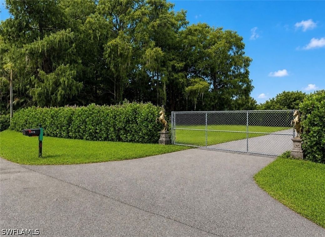 565 6th Street SE, Naples, FL 34117 photo 2