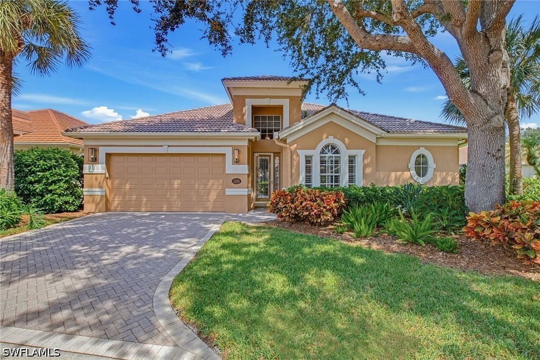 2325 Island Cove Circle, Naples, FL 34109 photo 2