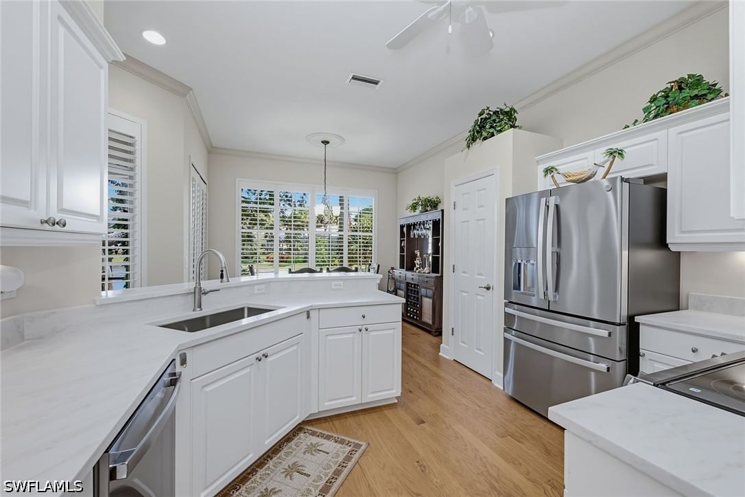 2325 Island Cove Circle, Naples, FL 34109 photo 5