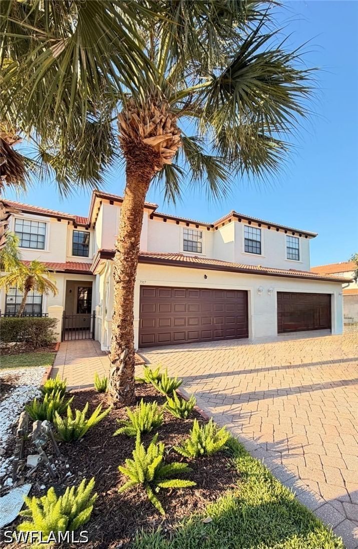 7317 Bristol Circle, Naples, FL 34120 photo 2