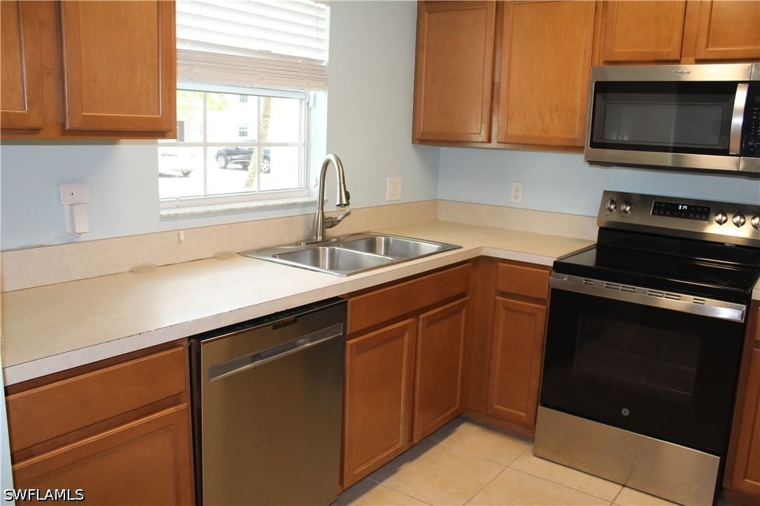 9076 Gervais Circle #403, Naples, FL 34120 photo 3