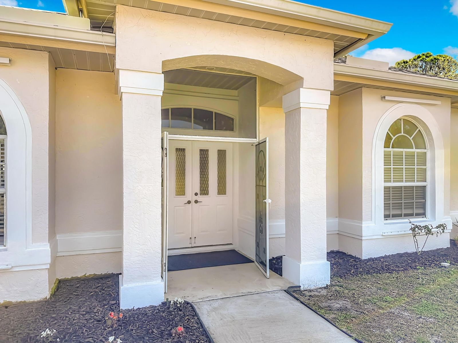 2342 SE Grand Drive, Port St Lucie, FL 34952 photo 3