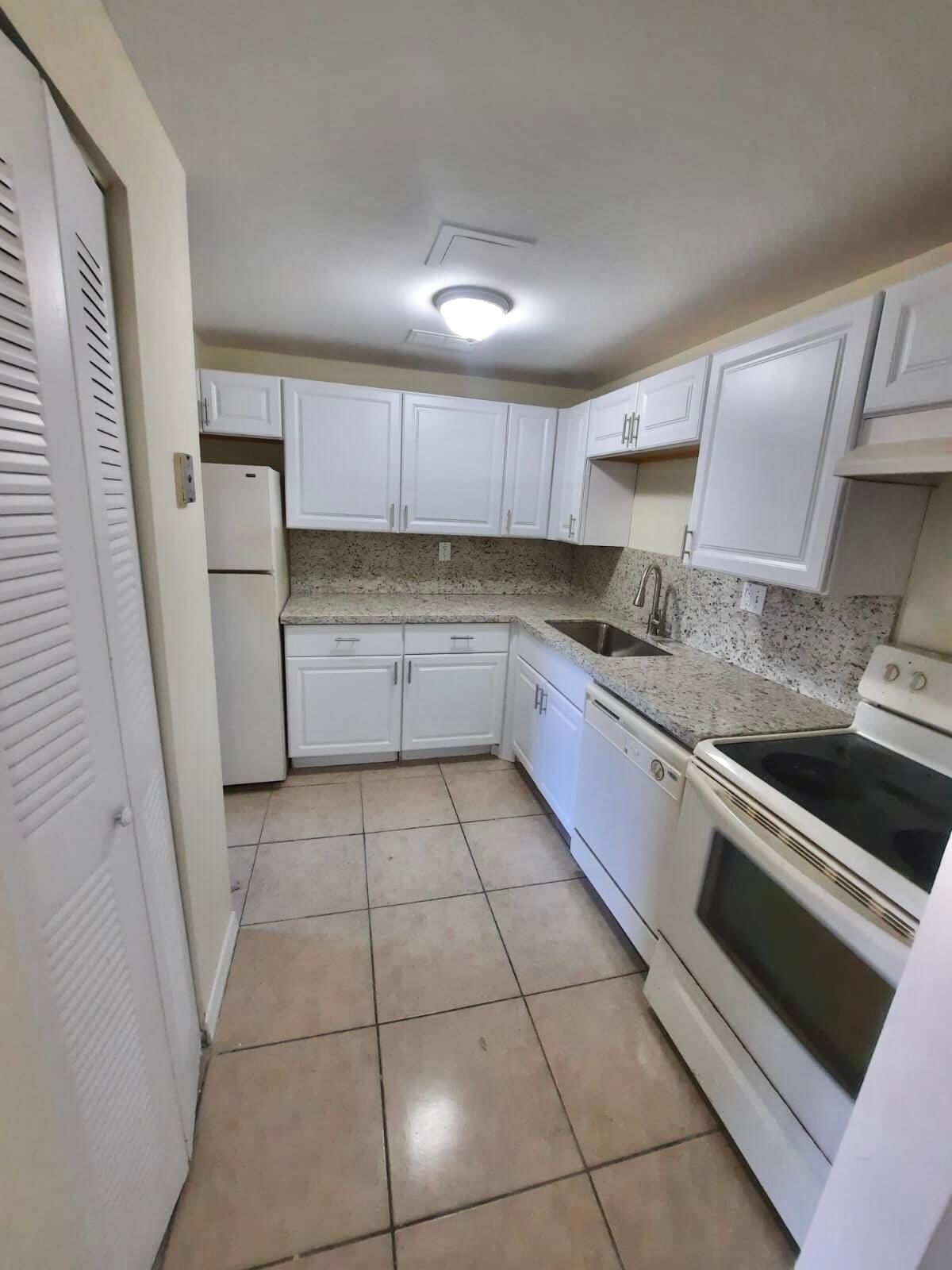 409 Executive Center Drive #208, West Palm Beach, FL 33401 photo 2