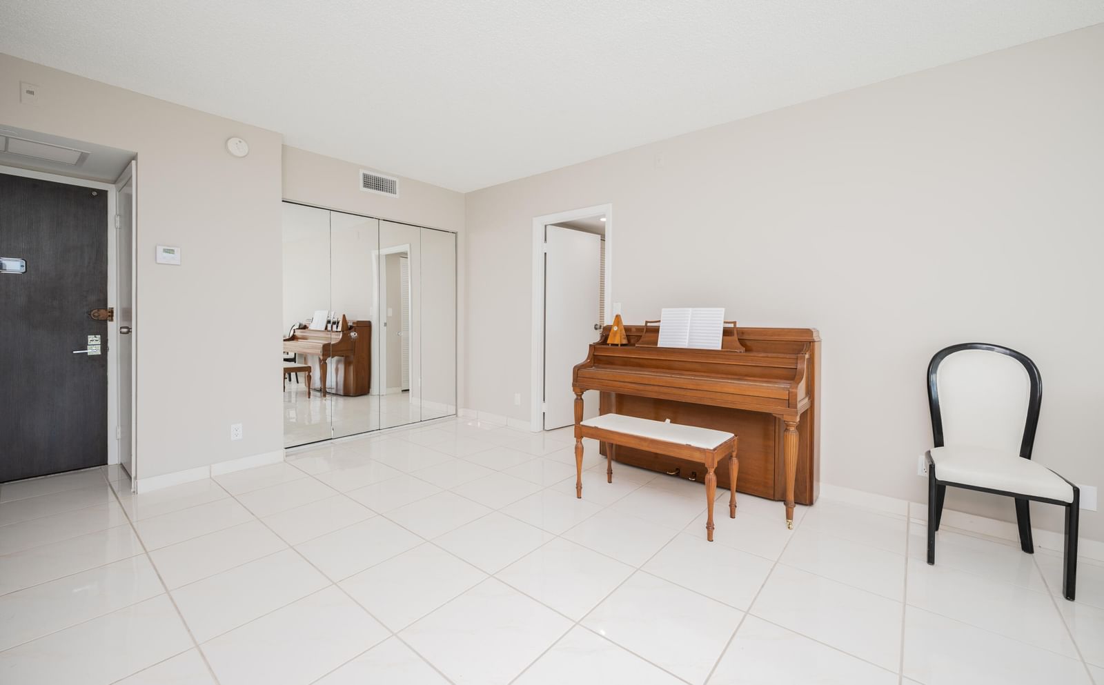 20335 W Country Club Drive #1704, Aventura, FL 33180 photo 3