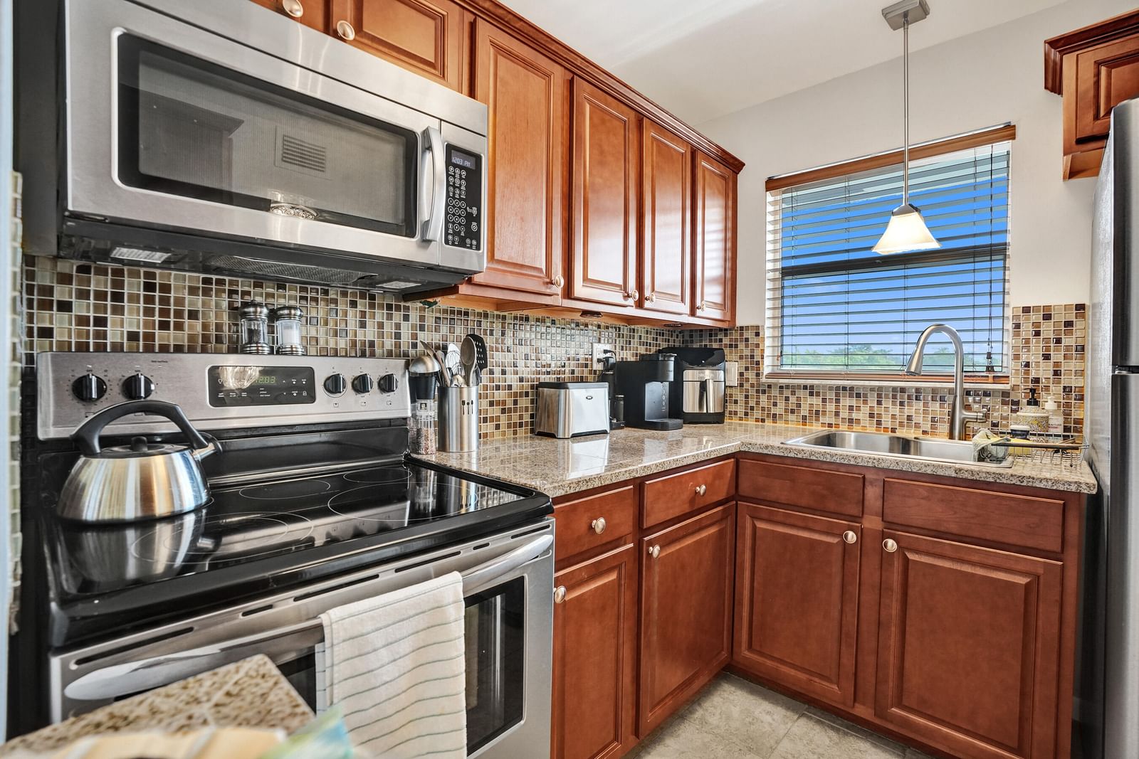 2901 E Sunrise Lakes Drive E #305, Sunrise, FL 33322 photo 2