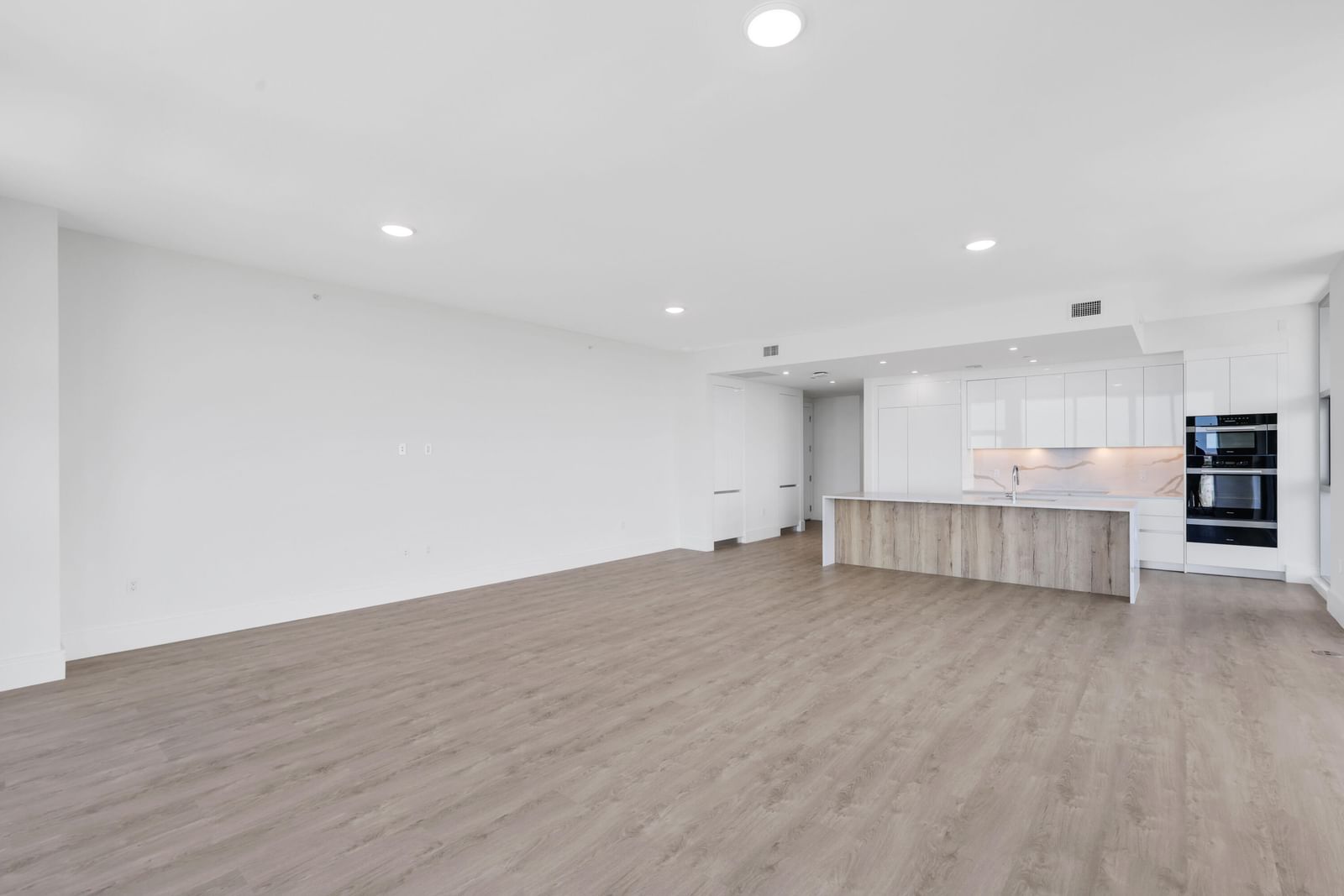 220 Lake Shore Drive #1823, Lake Park, FL 33403 photo 4