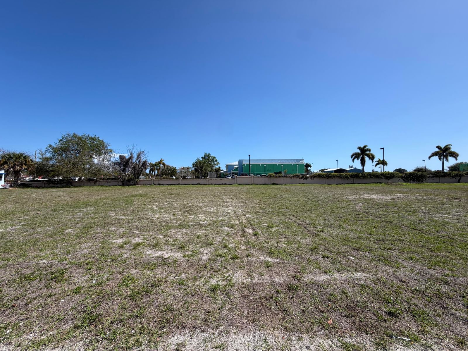 705 SE Tarpon Avenue, Stuart, FL 34994 photo 3