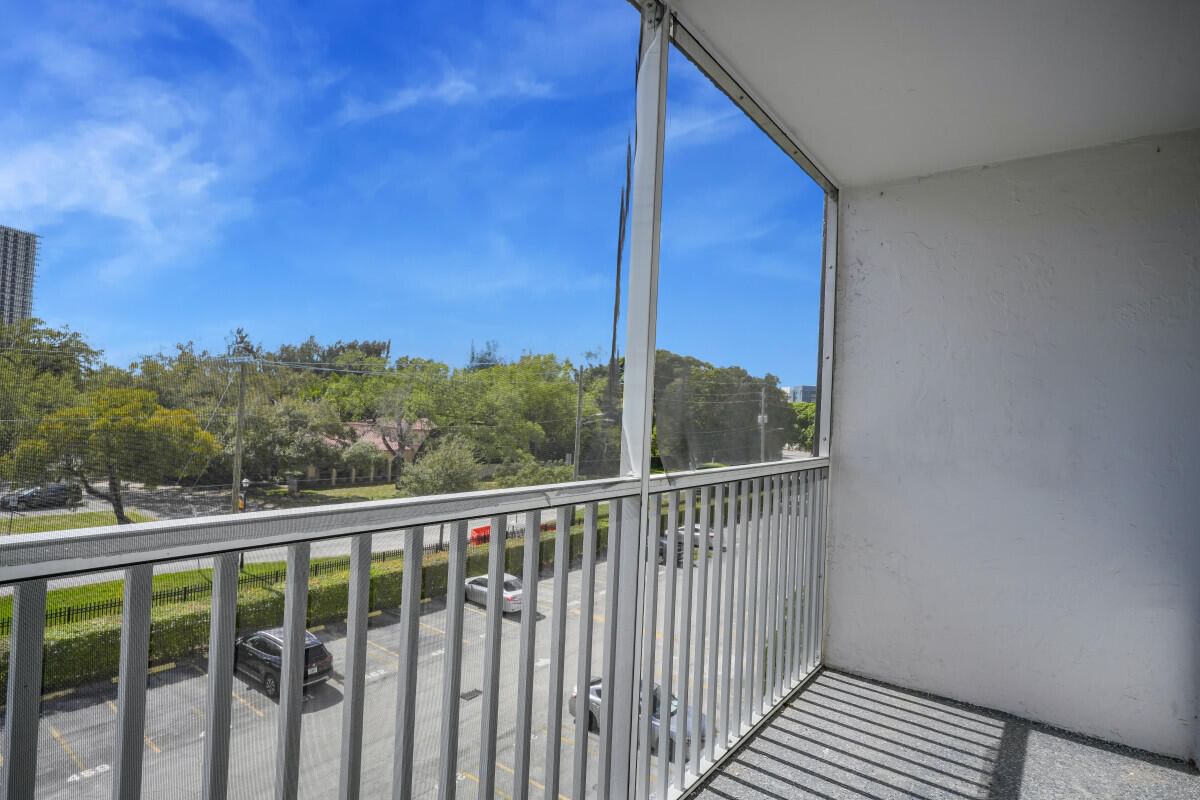 16851 NE 23rd Avenue #A408, North Miami Beach, FL 33160 photo 5