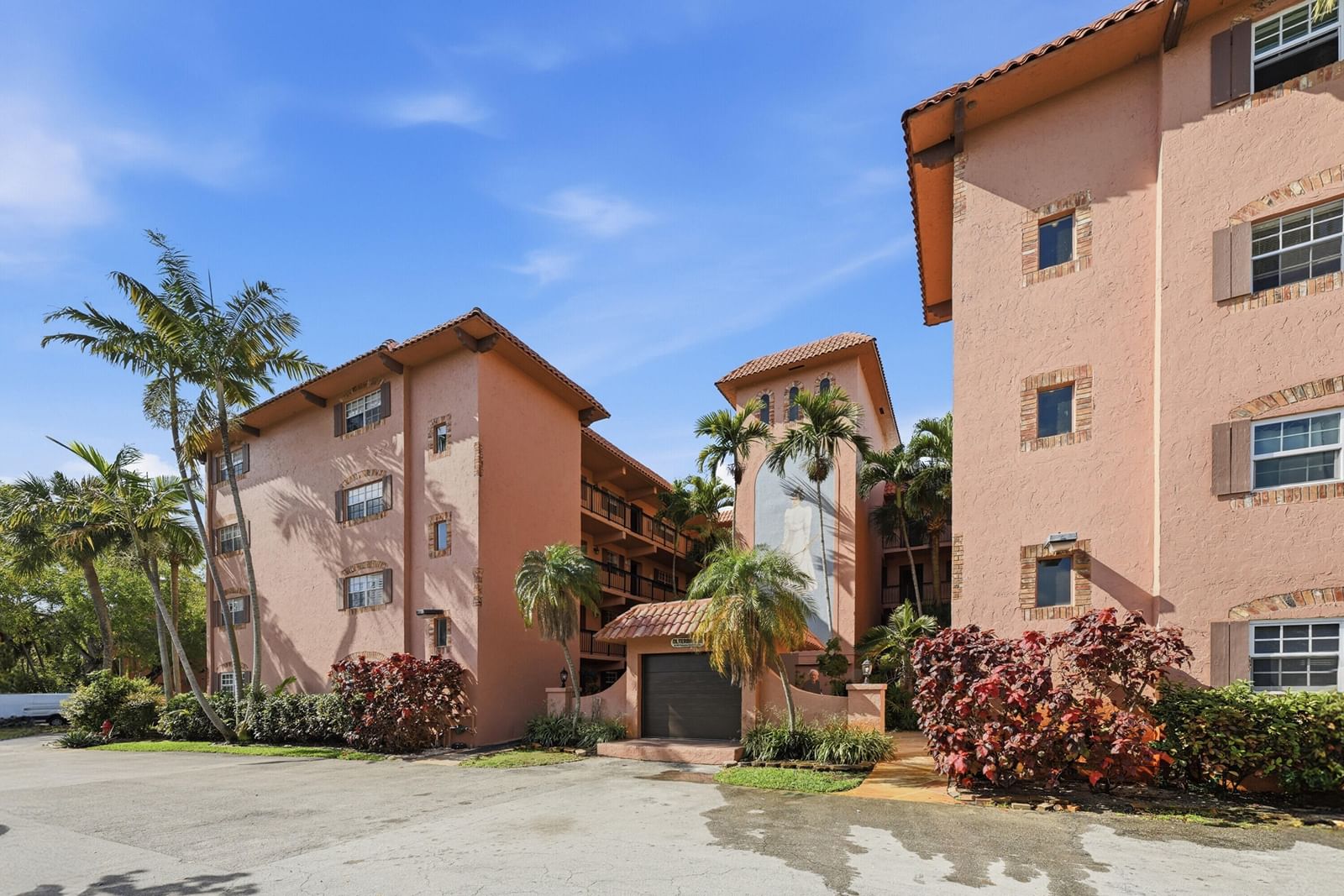 630 TENNIS CLUB Drive #204, Fort Lauderdale, FL 33311 photo 3