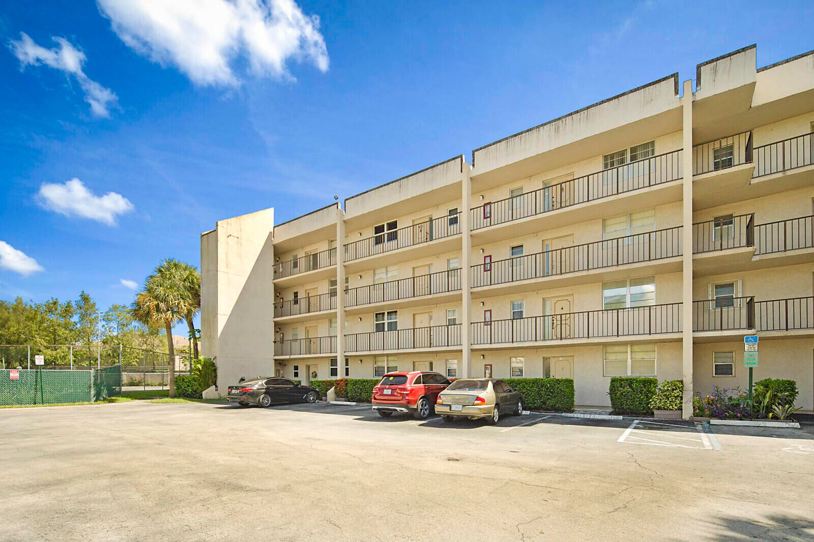2541 Aragon Boulevard #202, Sunrise, FL 33322 photo 2