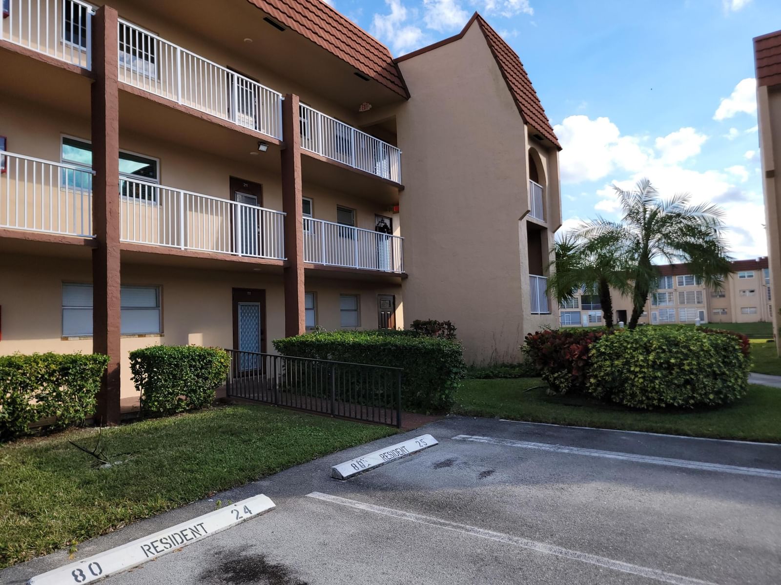 8950 Sunrise Lakes Boulevard #112, Sunrise, FL 33322 photo 2