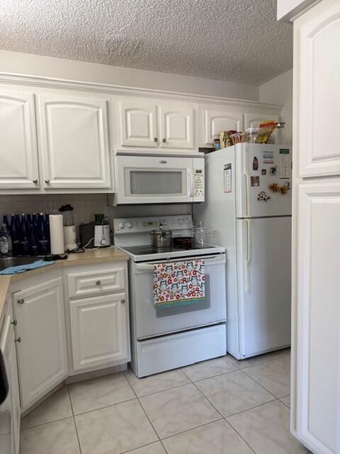 812 Sky Pine Way #D2, Greenacres, FL 33415 photo 3
