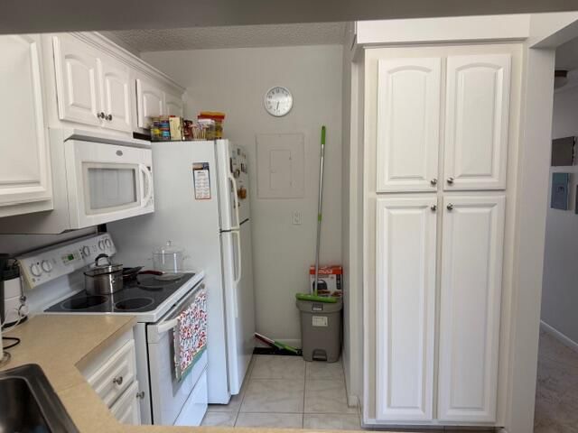 812 Sky Pine Way #D2, Greenacres, FL 33415 photo 4