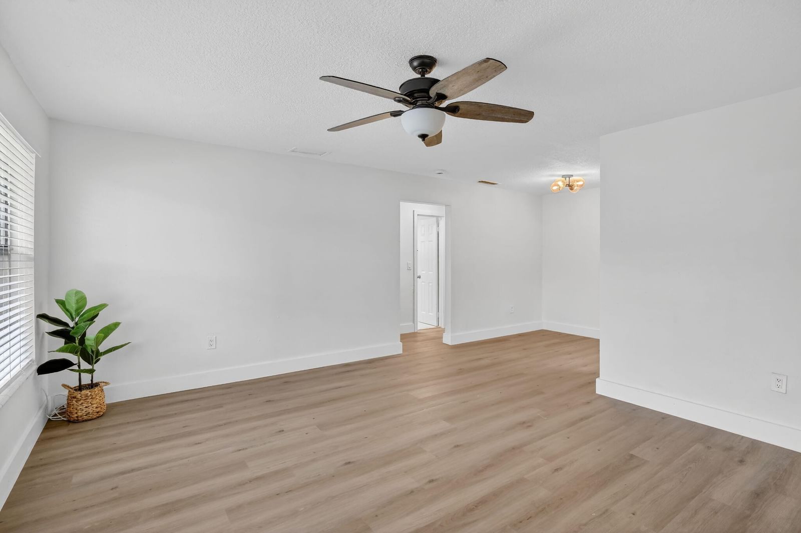 6828 NW 30th Street, Sunrise, FL 33313 photo 2