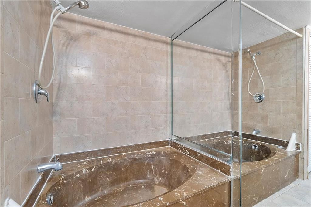 1000 Parkview Drive #507, Hallandale Beach, FL 33009 photo 2