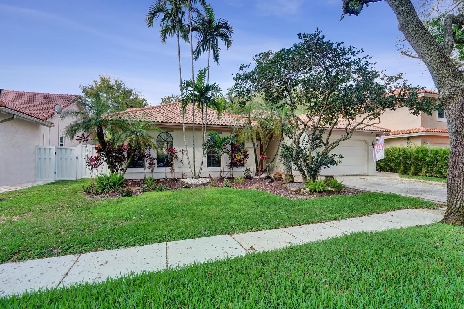 10527 Zurich Street, Cooper City, FL 33026 photo 2