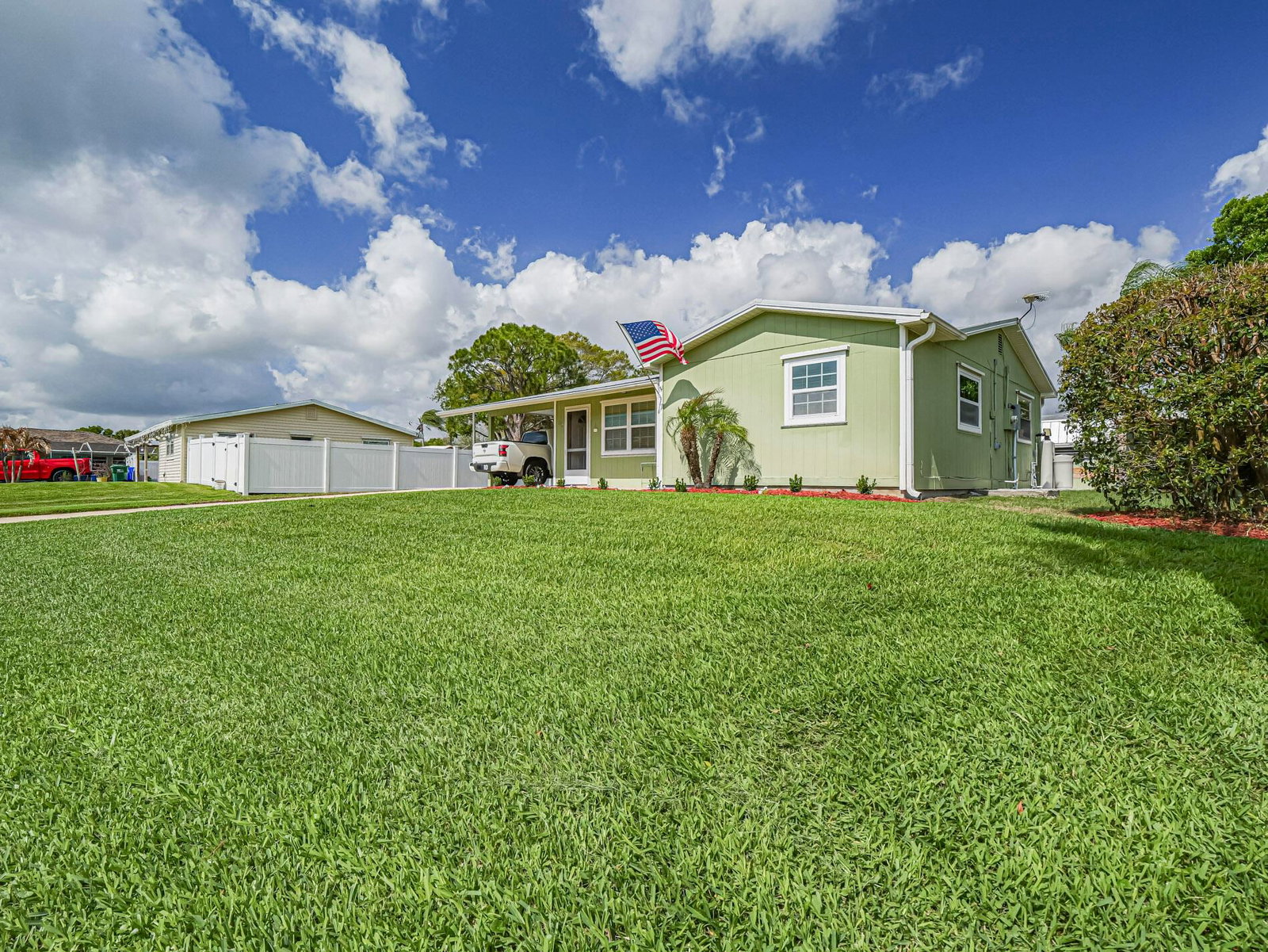 573 Autumn Terrace, Sebastian, FL 32958 photo 5