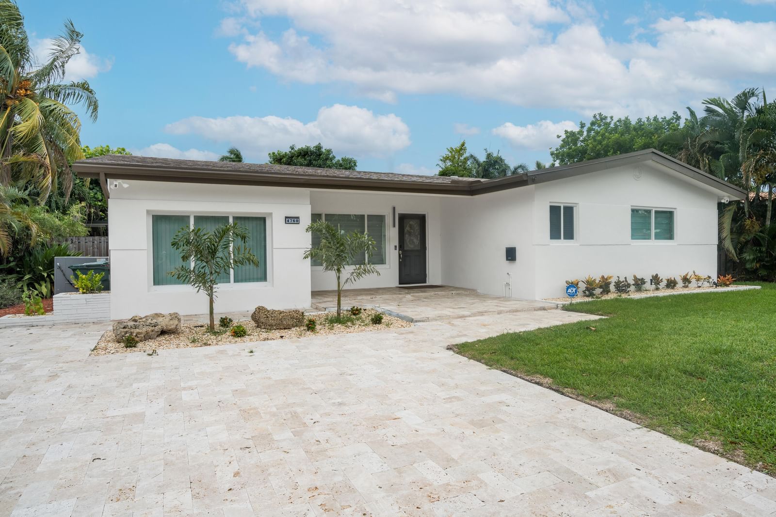 4760 NE 17th Avenue, Oakland Park, FL 33334 photo 4