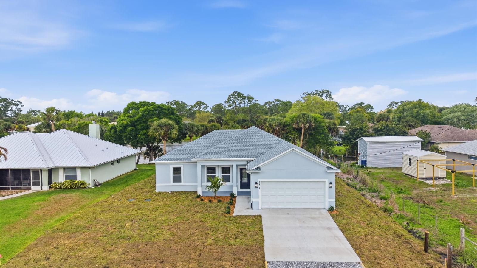 7825 92nd Court, Vero Beach, FL 32967 photo 2