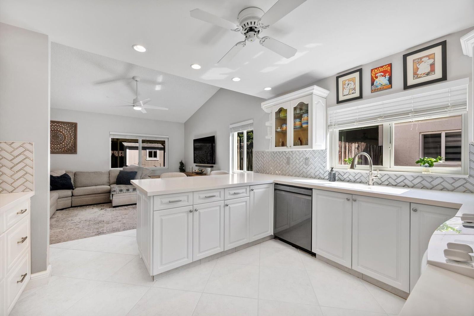 15541 Dover Court, Davie, FL 33331 photo 5