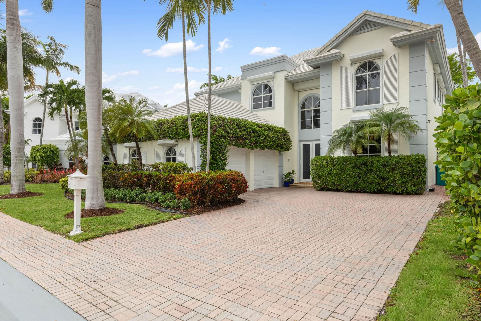 24 Grand Bay Estates Circle, Key Biscayne, FL 33149 photo 2