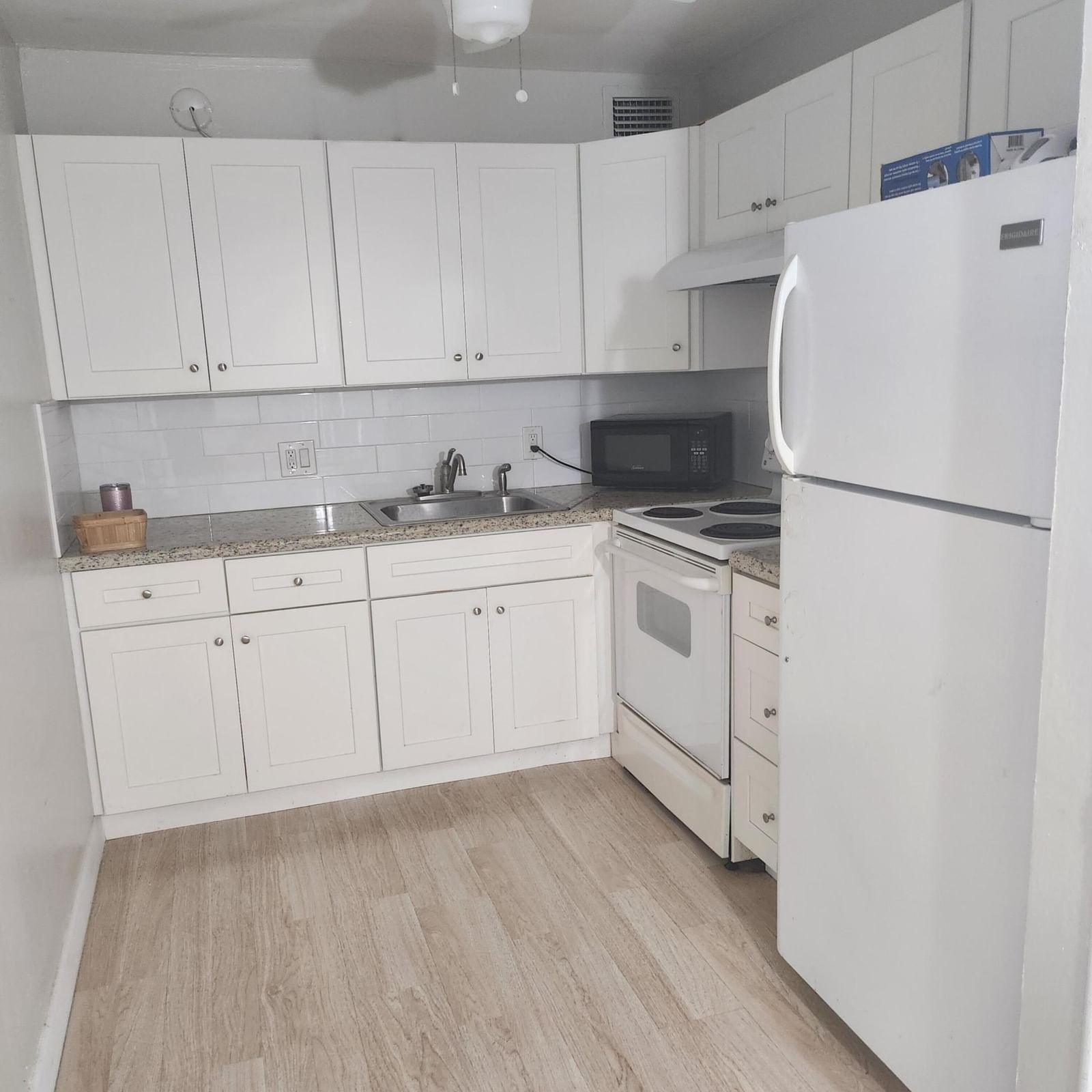 643 Durham W, Deerfield Beach, FL 33442 photo 5