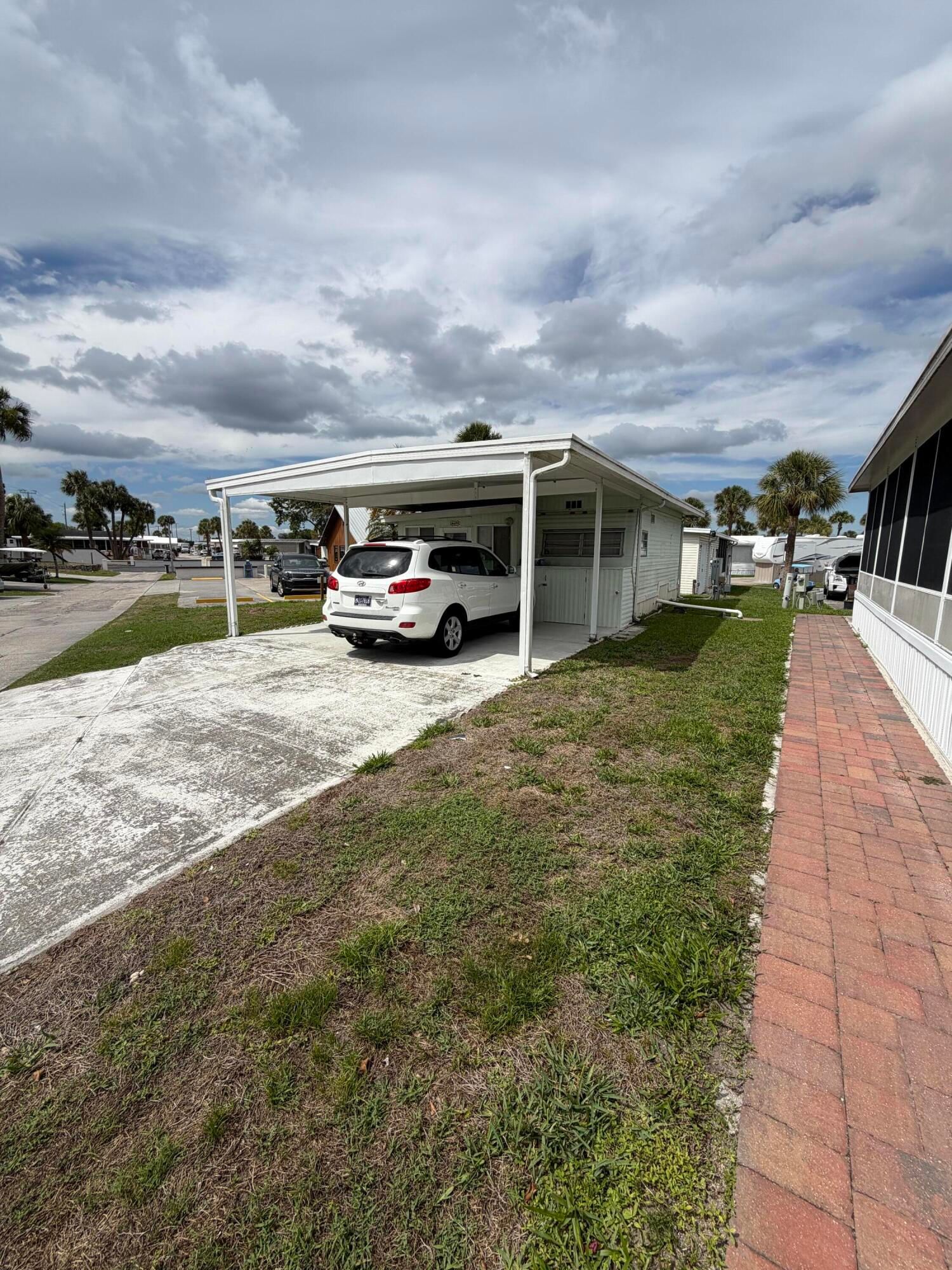 6657 SE 56th Ln Ln, Okeechobee, FL 34974 photo 2