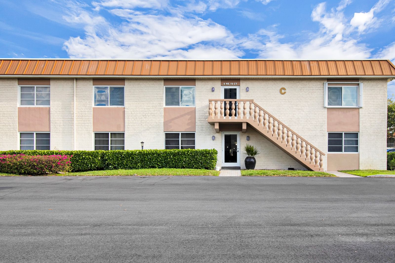 9 NE 19th Court #212c, Wilton Manors, FL 33305 photo 2