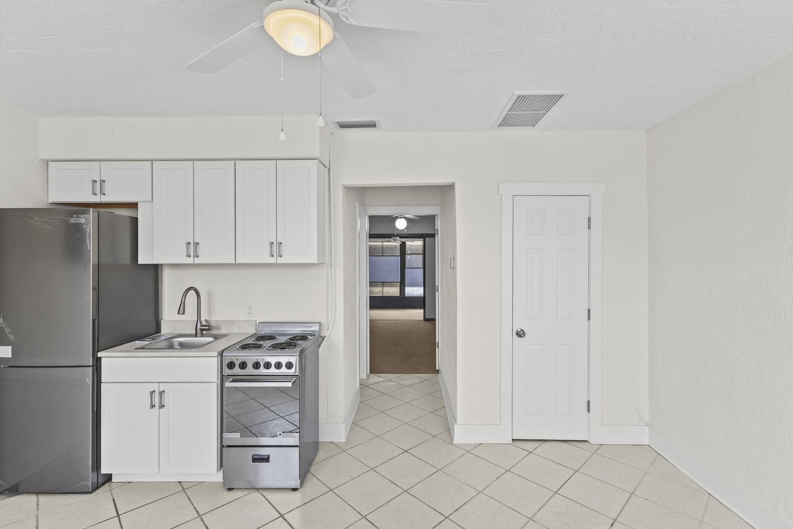 908 Villas Drive #18, Venice, FL 34285 photo 5