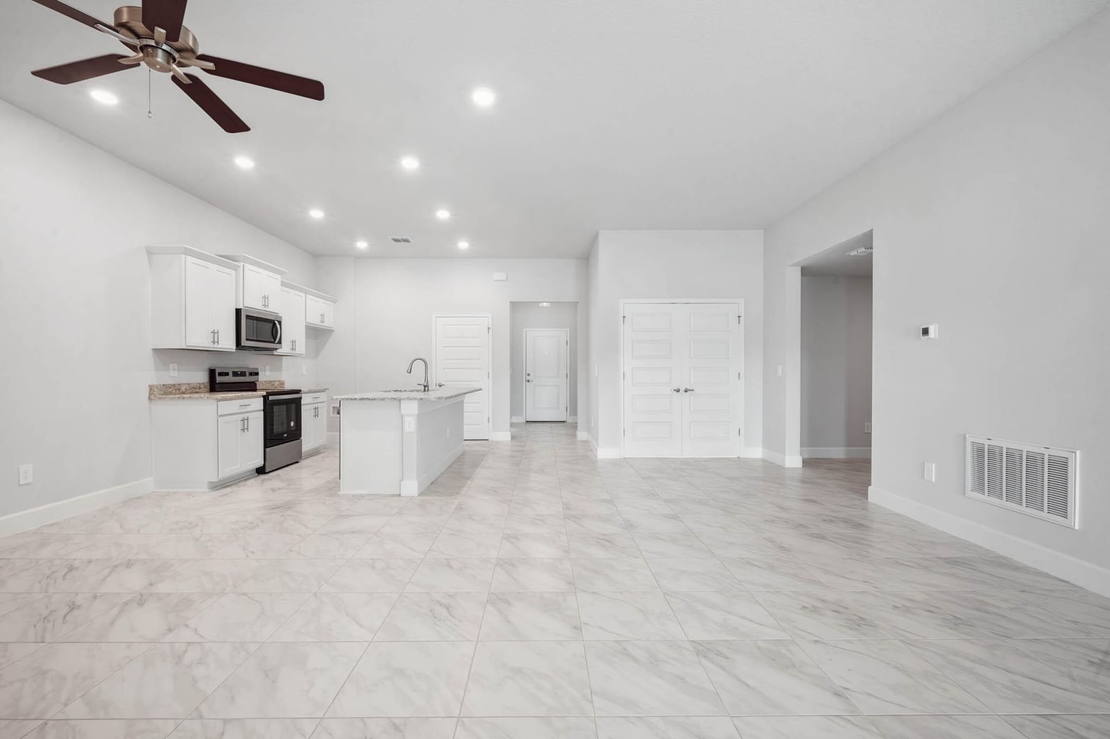 8646 Giovanni Avenue, Fort Pierce, FL 34951 photo 5